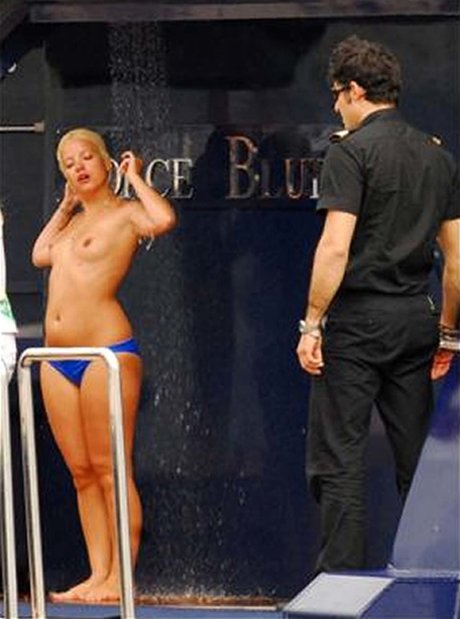 Foto di nudo di fuga di OnlyFans di Lily Allen