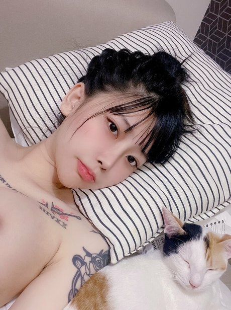 Foto di nudo di fuga di OnlyFans di Xgina