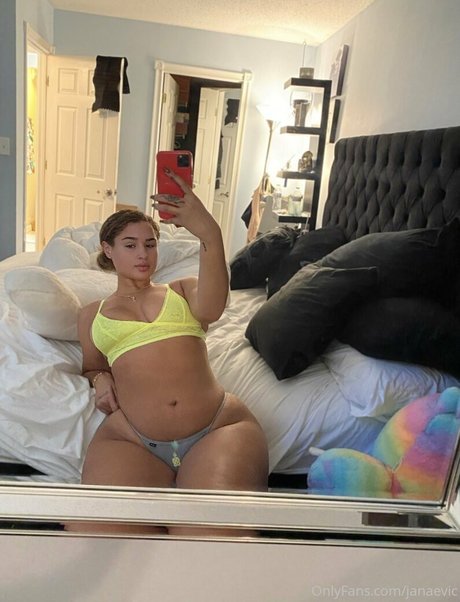 Foto di nudo di fuga di OnlyFans di Janaevic