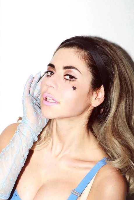 Foto di nudo di fuga di OnlyFans di Marina Diamandis