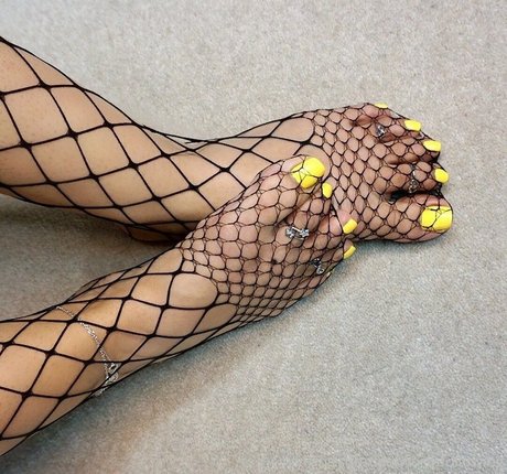 Feetworthfollowing