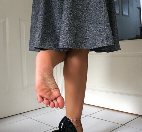 Feetworthfollowing