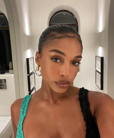 Foto di nudo di fuga di OnlyFans di Lori Harvey
