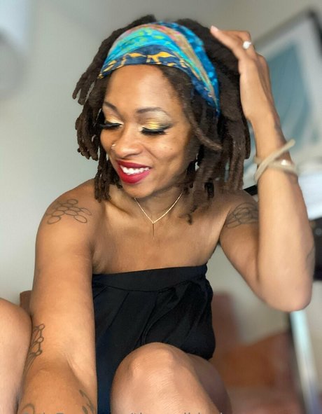 Foto di nudo di fuga di OnlyFans di Therealblackqueenraven