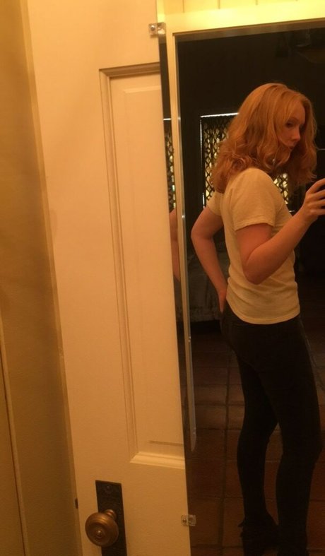 Foto di nudo di fuga di OnlyFans di Molly Quinn