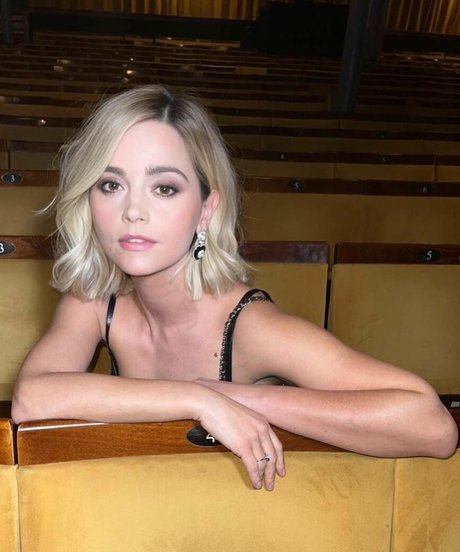 Foto di nudo di fuga di OnlyFans di Jenna Louise Coleman
