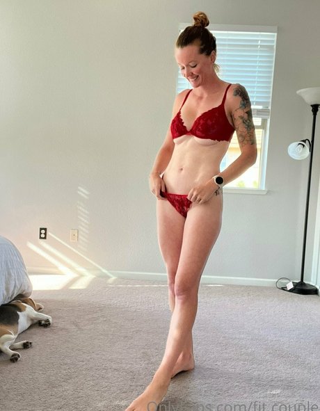 Foto di nudo di fuga di OnlyFans di Fitredheadd