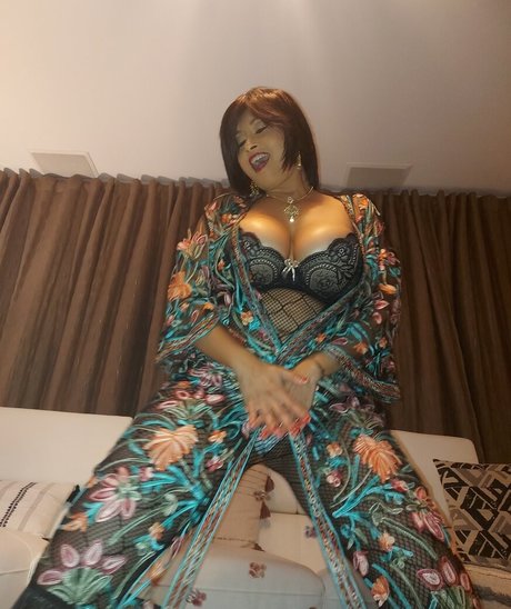 Foto di nudo di fuga di OnlyFans di Aiysha Saagar