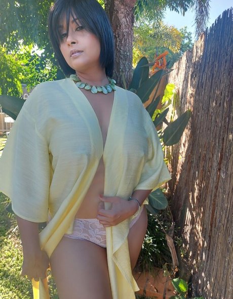 Foto di nudo di fuga di OnlyFans di Aiysha Saagar