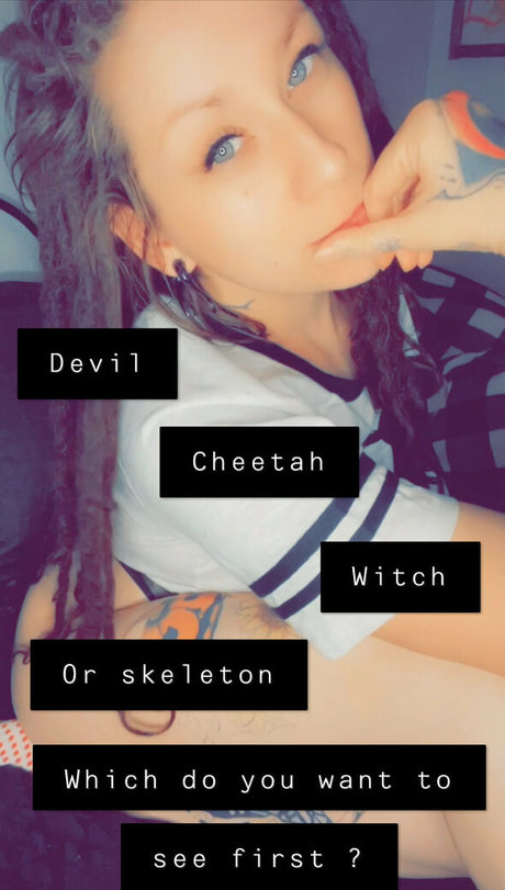 Foto di nudo di fuga di OnlyFans di Mikkistorm
