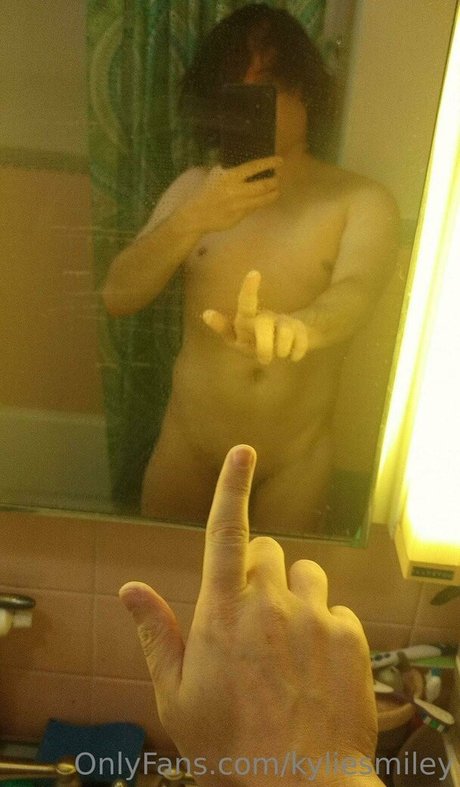 Foto di nudo di fuga di OnlyFans di Kyliesmiley