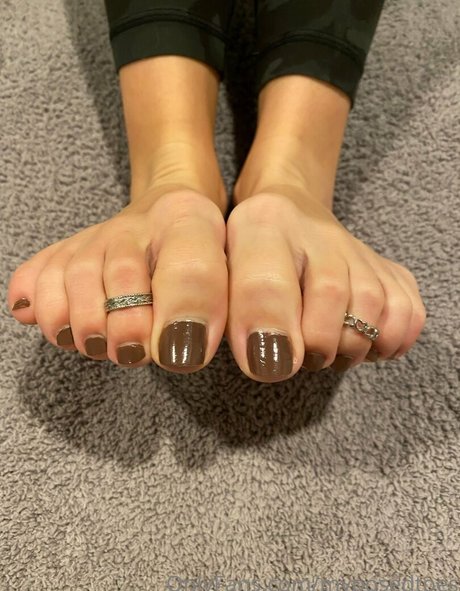 Foto di nudo di fuga di OnlyFans di Myposedtoes