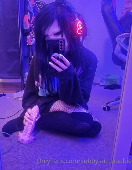 Foto di nudo di fuga di OnlyFans di Subbysuccubabie