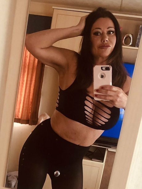 Foto di nudo di fuga di OnlyFans di Mslisaappleton