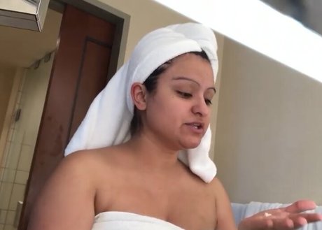 Foto di nudo di fuga di OnlyFans di Aphmau