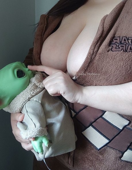 Foto di nudo di fuga di OnlyFans di Lady Mcbosom