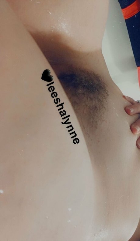 Foto di nudo di fuga di OnlyFans di Leeshalynne