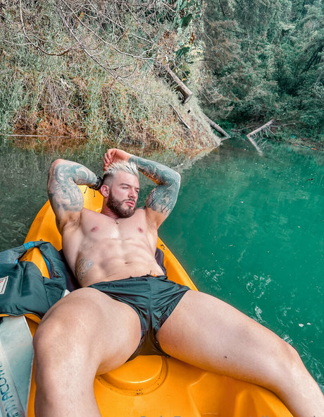 Foto di nudo di fuga di OnlyFans di Olivercolt