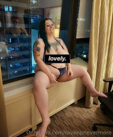 Foto di nudo di fuga di OnlyFans di Ravenpnevermore
