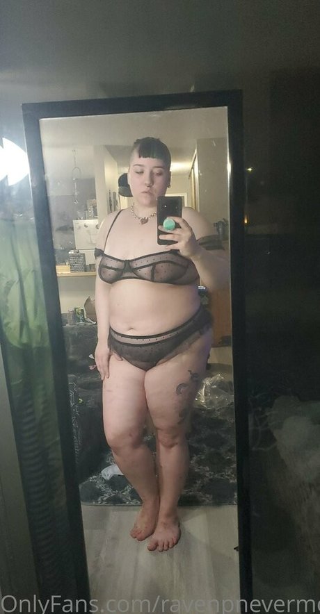 Foto di nudo di fuga di OnlyFans di Ravenpnevermore
