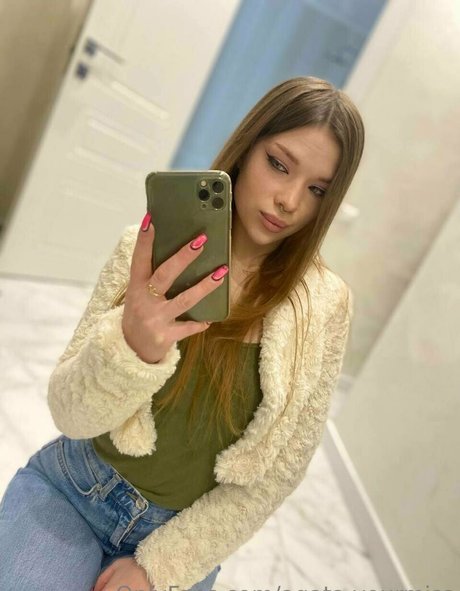 Foto di nudo di fuga di OnlyFans di Agatayourmiss