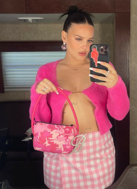 Foto di nudo di fuga di OnlyFans di Annemarie