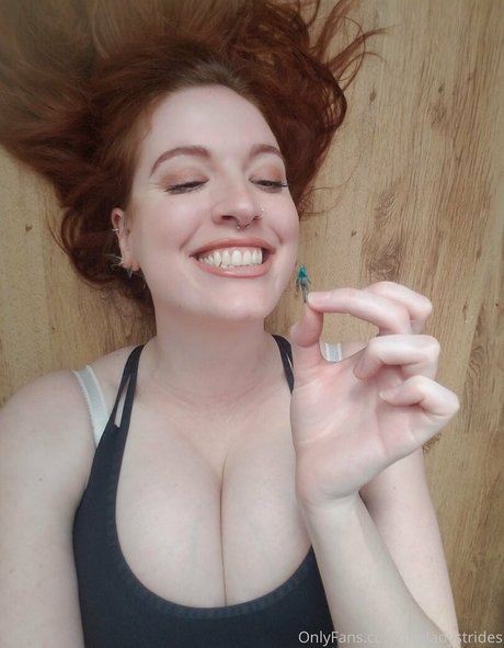 Foto di nudo di fuga di OnlyFans di Giantessgingerofficial
