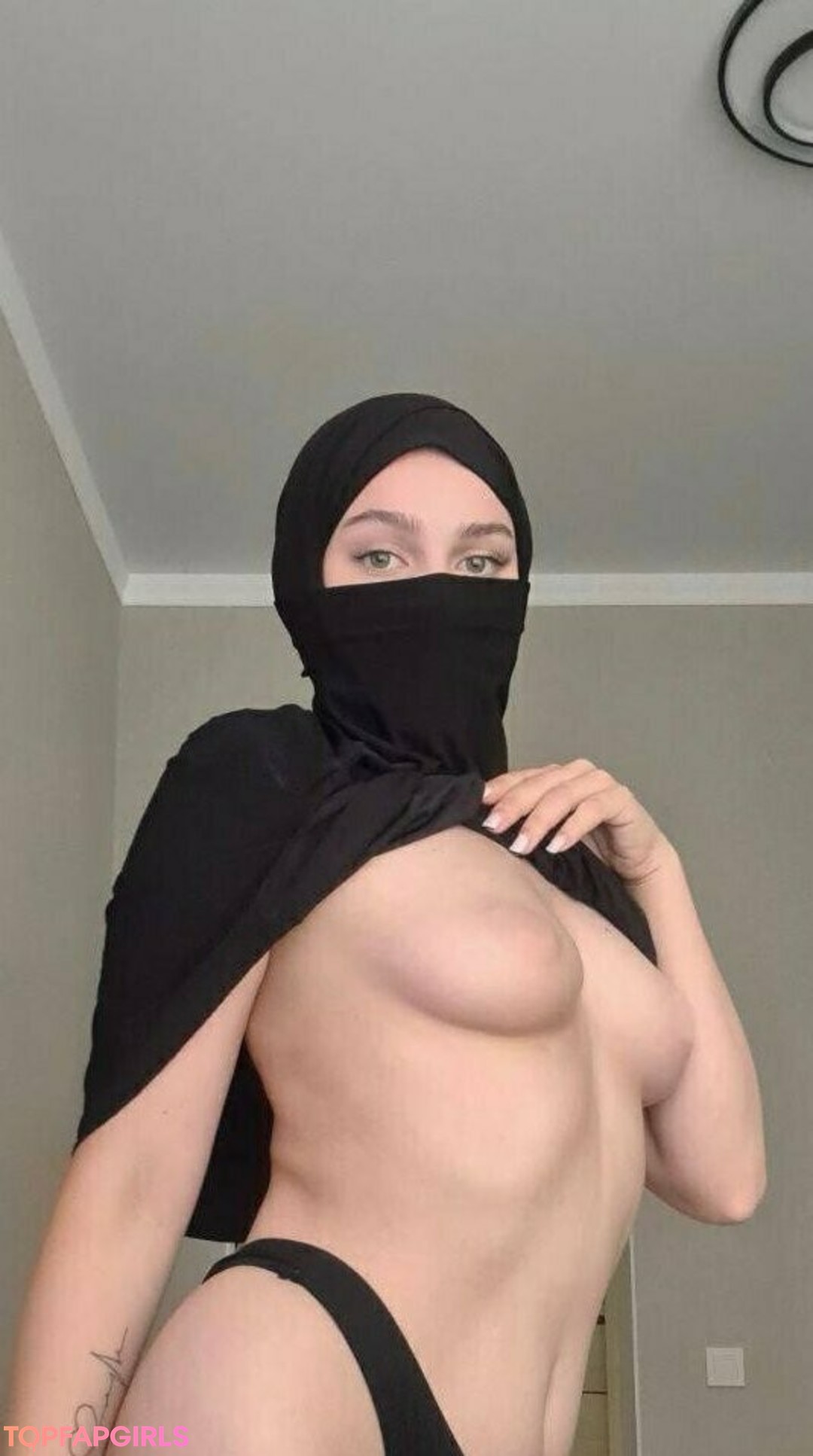 Foto di nudo di fuga di OnlyFans di Kylienextdoor69 #1054