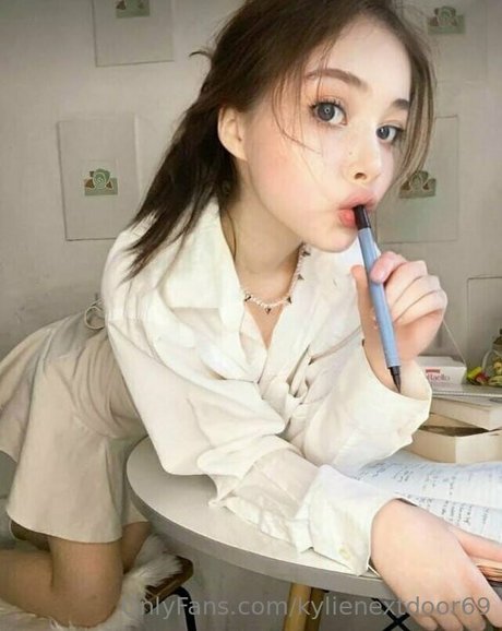 Kylienextdoor69