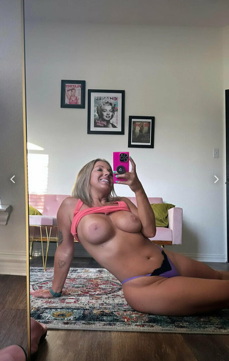Foto di nudo di fuga di OnlyFans di Courtney Ann