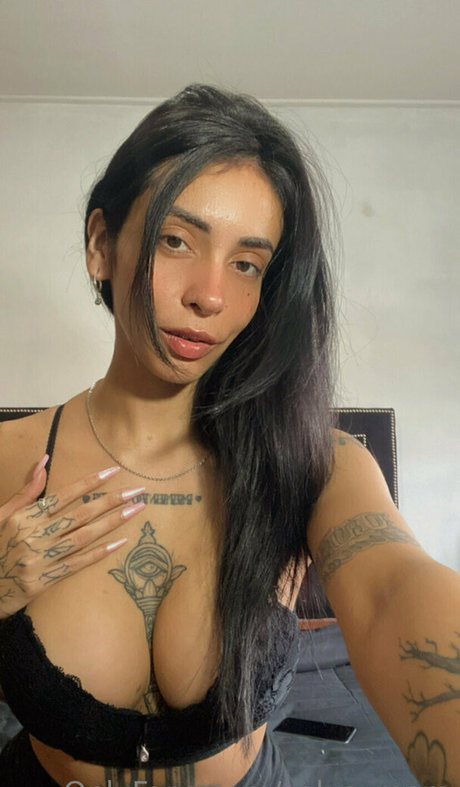 Foto di nudo di fuga di OnlyFans di Selvamora
