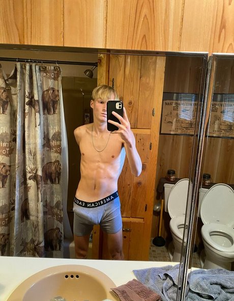 Foto di nudo di fuga di OnlyFans di Blondeboybradfree
