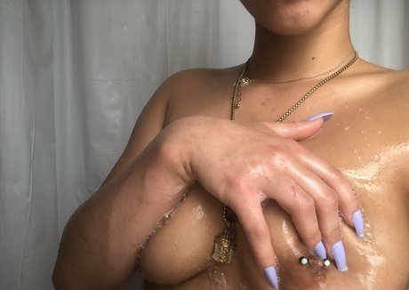 Foto di nudo di fuga di OnlyFans di Itsmekiraperez