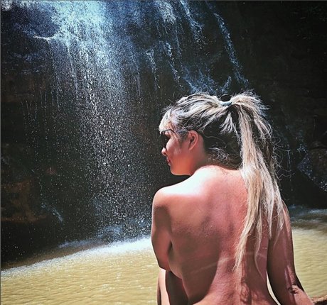 Foto di nudo di fuga di OnlyFans di Garotas De Brasilia