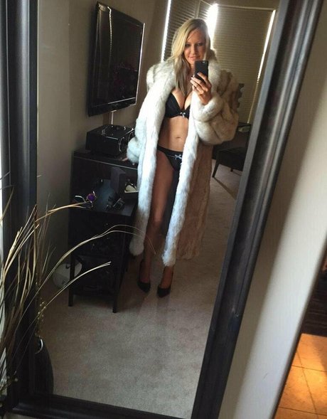 Foto di nudo di fuga di OnlyFans di Emma Starr