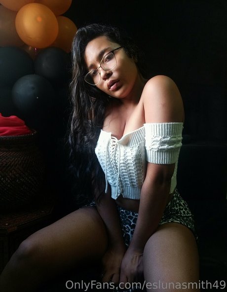 Foto di nudo di fuga di OnlyFans di Eslunasmith49