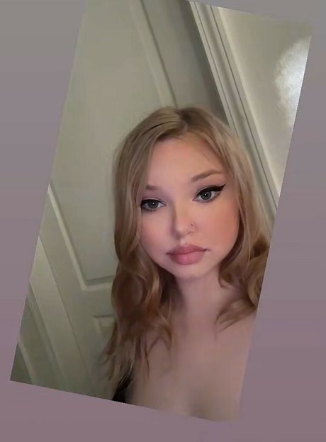 Foto di nudo di fuga di OnlyFans di Destiny Estelle