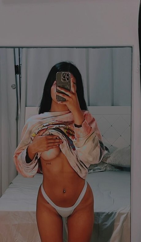 Foto di nudo di fuga di OnlyFans di Giovanna Batistela