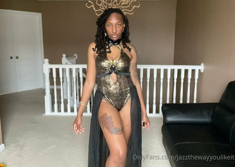 Foto di nudo di fuga di OnlyFans di Jazzthewayyoulikeit