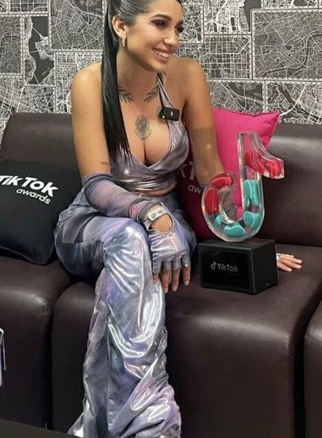 Foto di nudo di fuga di OnlyFans di Maria Becerra
