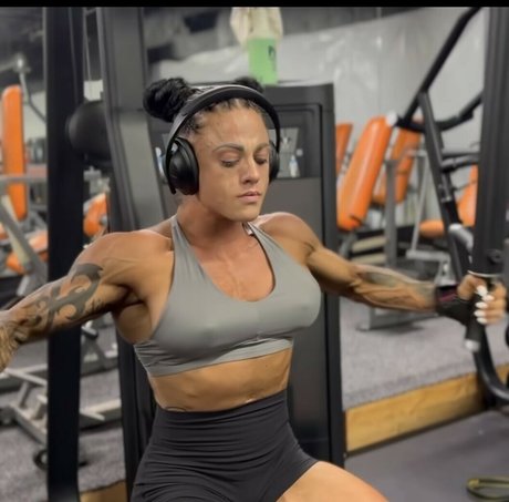 Foto di nudo di fuga di OnlyFans di Breephysiqueifbbpro