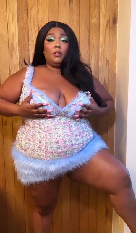 Foto di nudo di fuga di OnlyFans di Lizzo