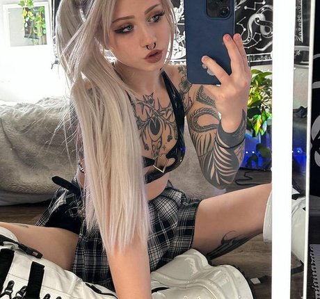Foto di nudo di fuga di OnlyFans di Alisawaifu