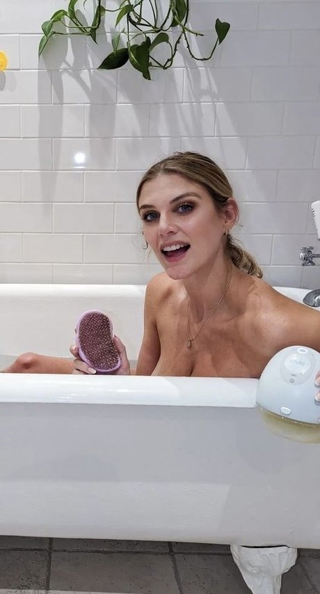 Foto di nudo di fuga di OnlyFans di Ashley James