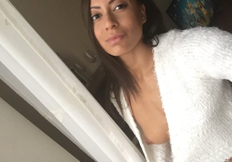 Foto di nudo di fuga di OnlyFans di Cassie Del Isla