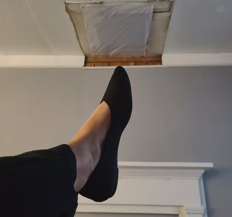 Smelliefeetsweetie