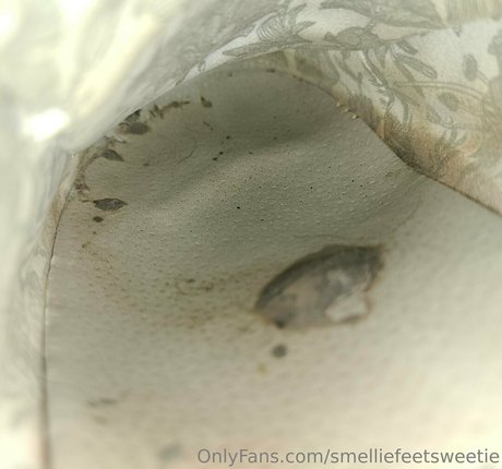 Smelliefeetsweetie