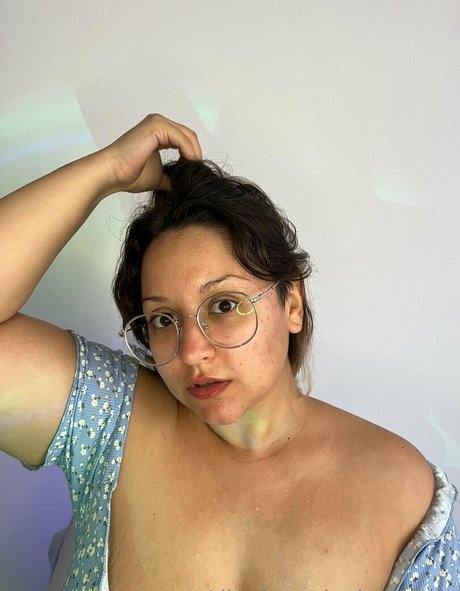 Foto di nudo di fuga di OnlyFans di Lilathecatlady