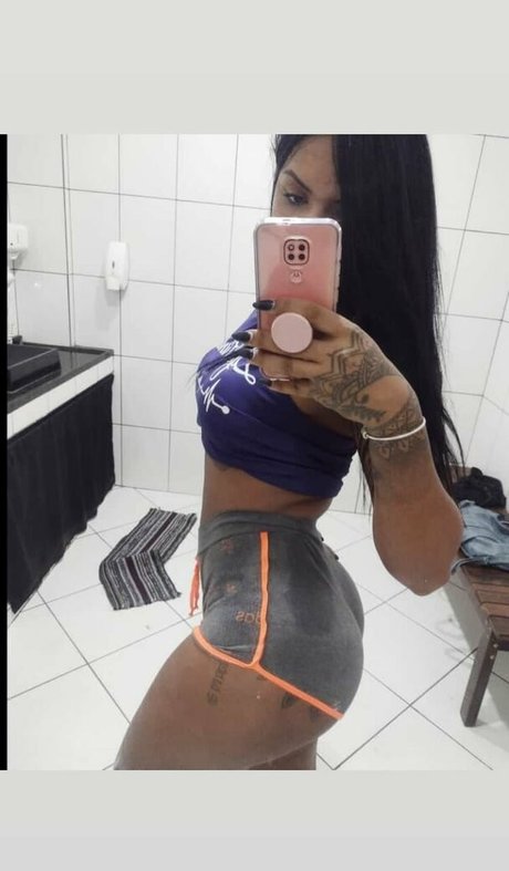 Foto di nudo di fuga di OnlyFans di Julia Lima