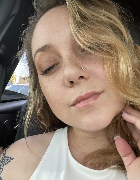 Foto di nudo di fuga di OnlyFans di Remymeow